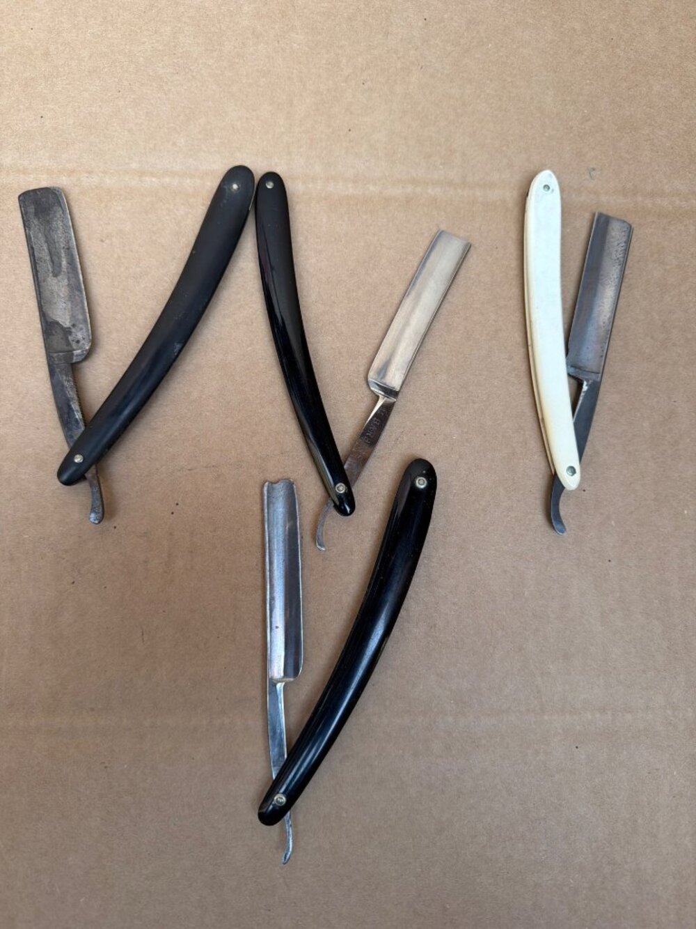 Lot 4 Antique Straight Razors Torrey Simmons Harris Goar w/Coffin Style Boxes - Picture 2 of 15